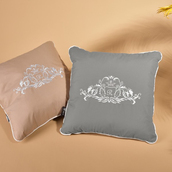Фото - Подушка декоративная IDEIA ROYAL с вышивкой 45х45 см (8-11131*002)